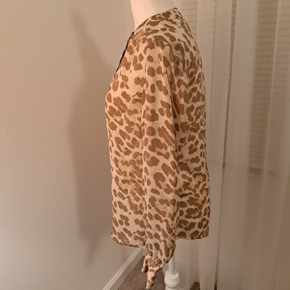 Banana Republic Animal Print Long Sleeve Collarless Blouse EUC - Size OP - Picture 5 of 7